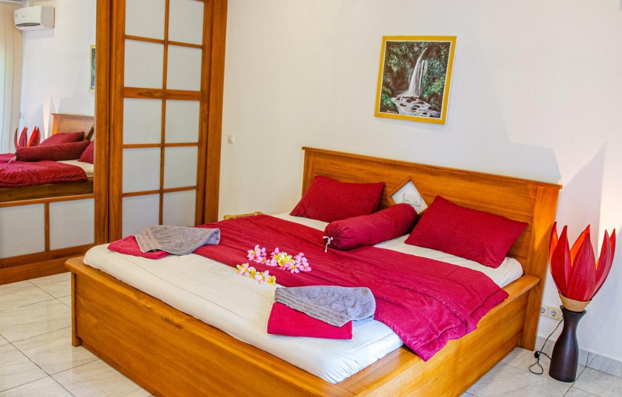 Senggigi Homes & Apartments Exterior foto