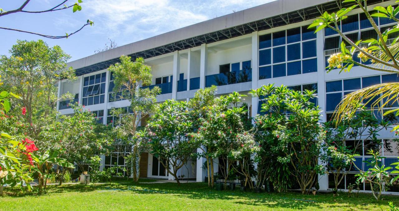 Senggigi Homes & Apartments Exterior foto